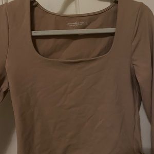 Abercrombie & Fitch Beige Long Sleeve Seemless Slim Top Size Large